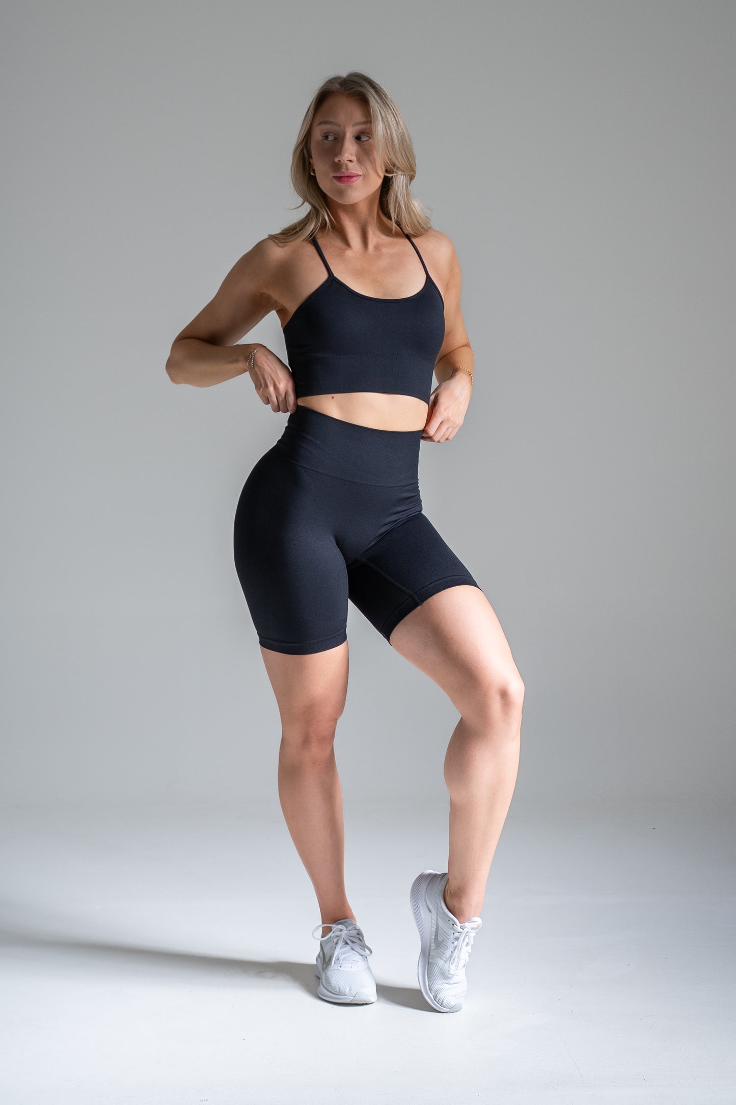 Sport seamless pyöräilyshortsit musta