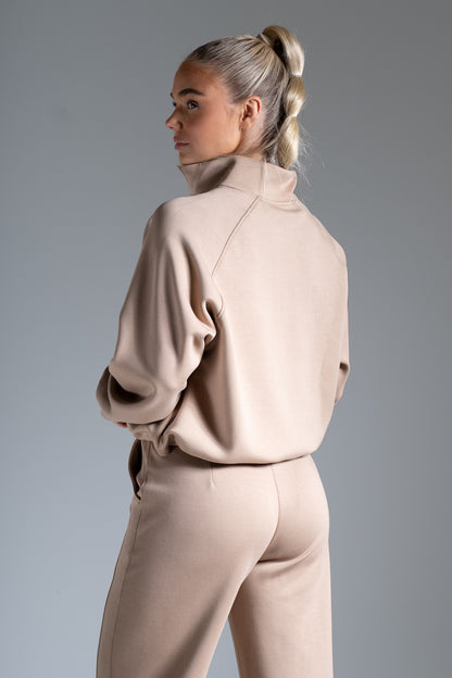 Lounge paita beige