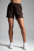 Lounge shortsit tummanruskea